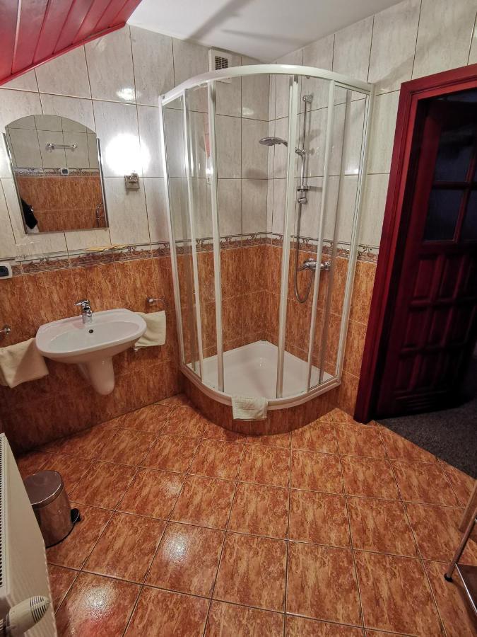Bed and Breakfast Dom Pod Tujami Krakau Exterior foto