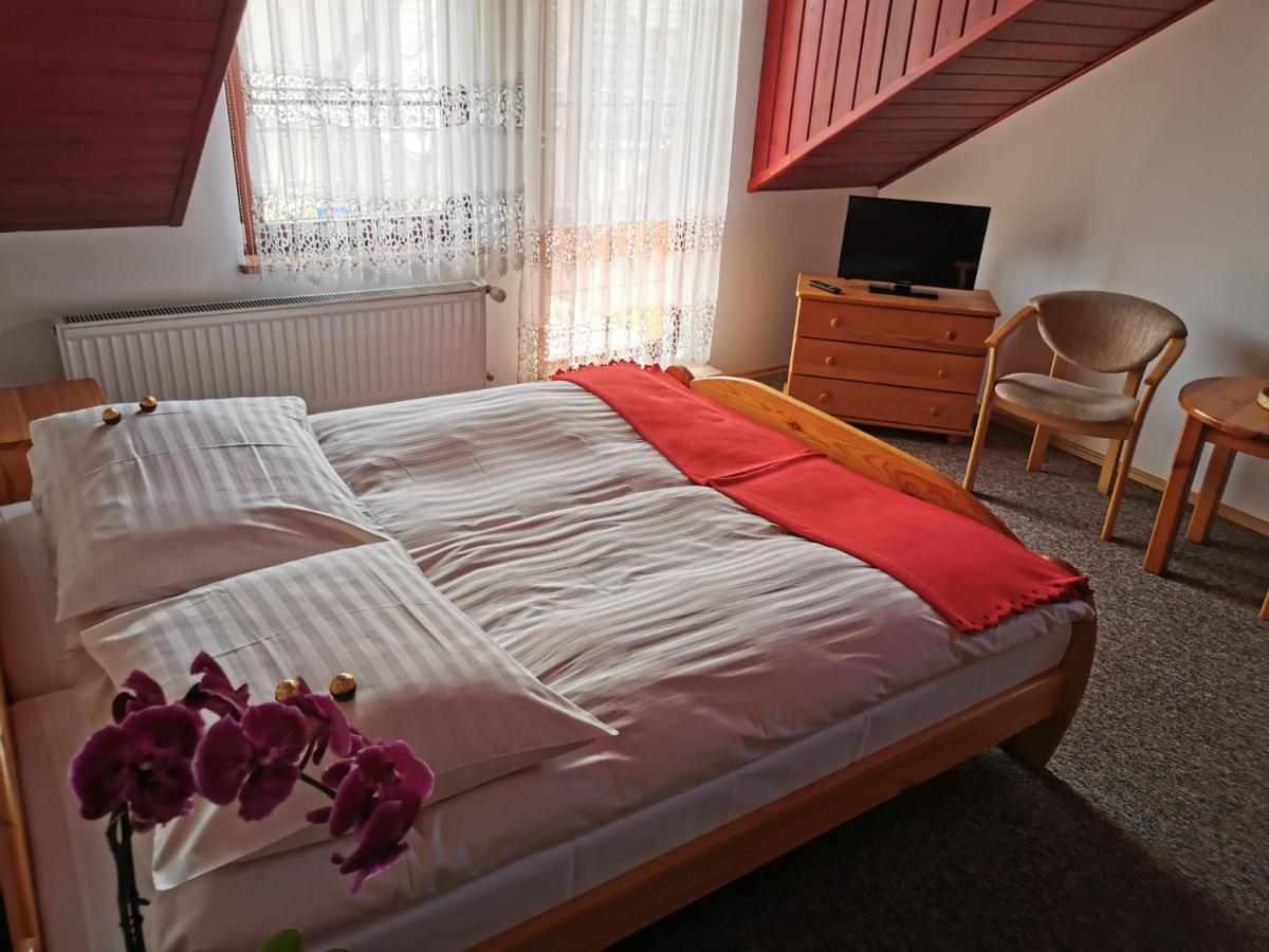 Bed and Breakfast Dom Pod Tujami Krakau Exterior foto